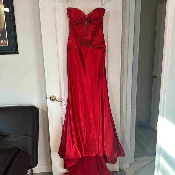 Sheri Hill Prom Dress - Picture 3 of 5